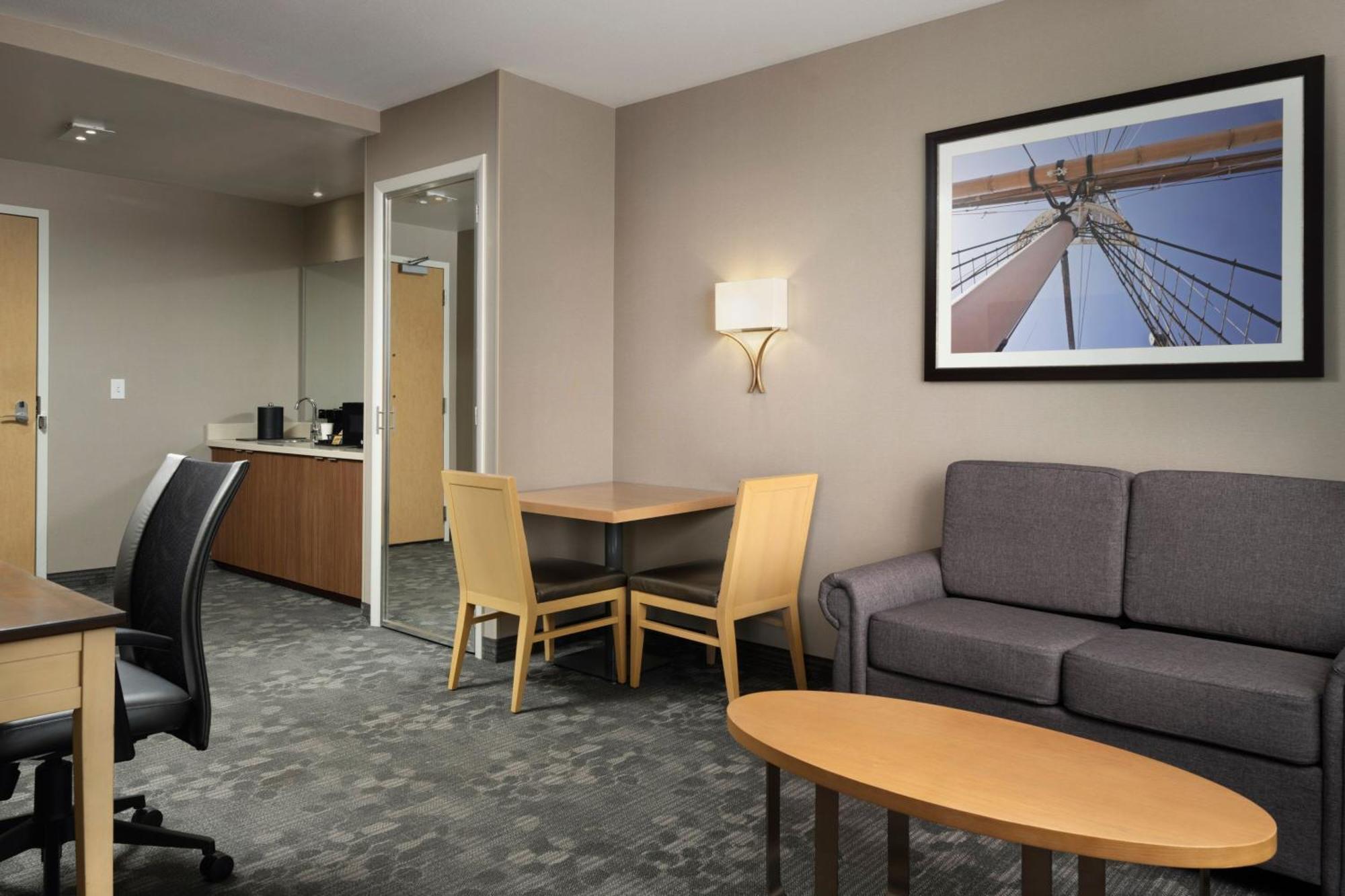 Courtyard By Marriott Erie Bayfront Hotel Bagian luar foto