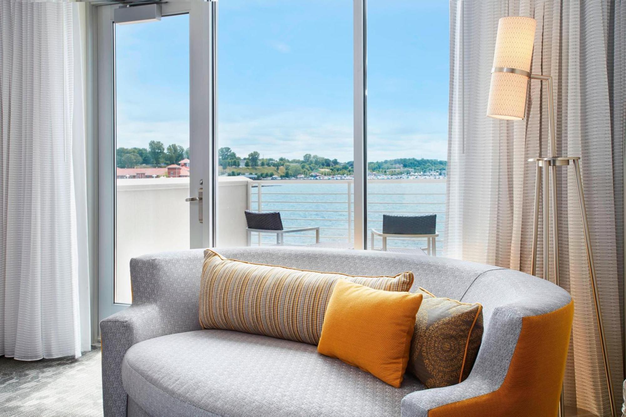 Courtyard By Marriott Erie Bayfront Hotel Bagian luar foto