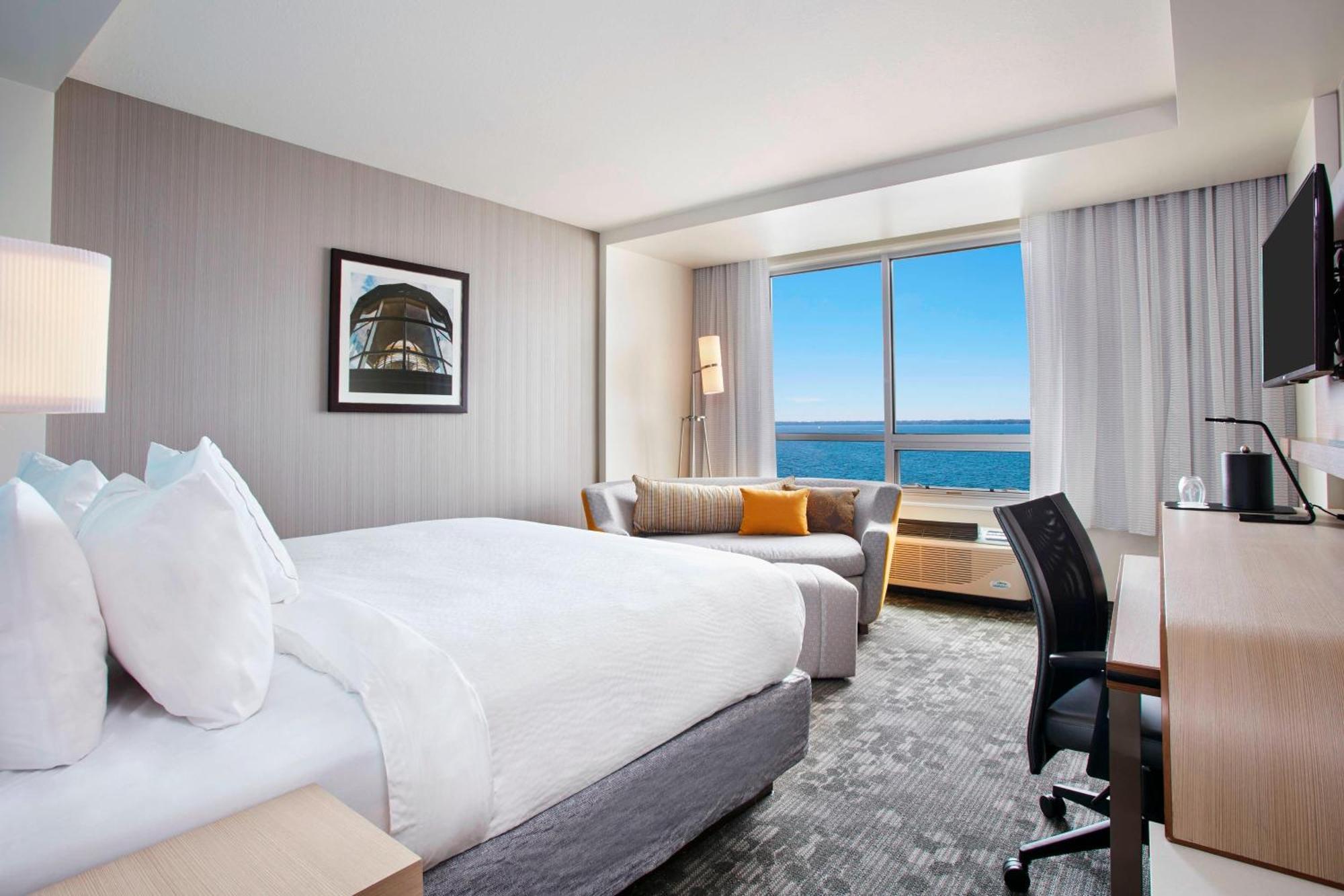 Courtyard By Marriott Erie Bayfront Hotel Bagian luar foto