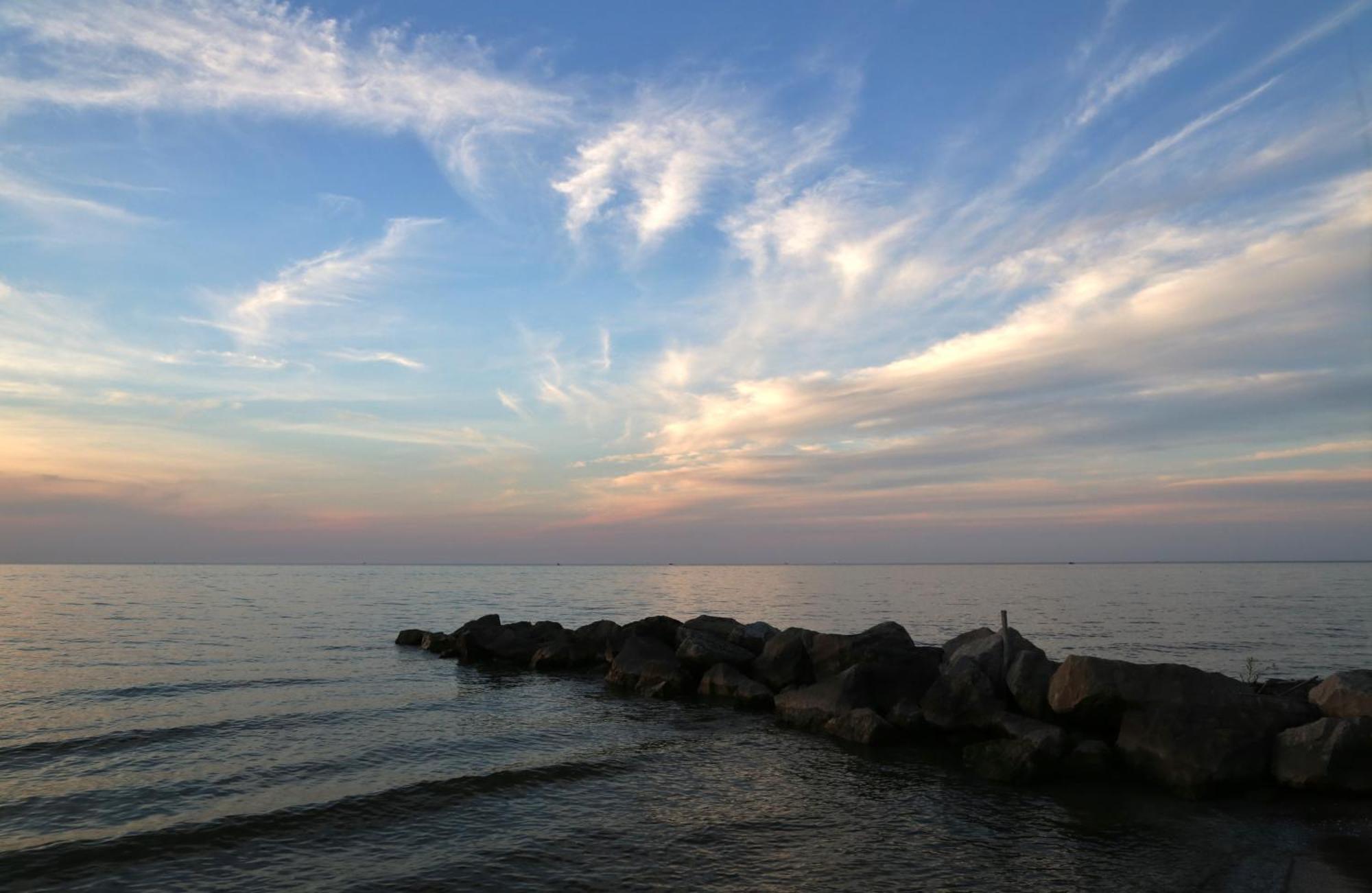 Courtyard By Marriott Erie Bayfront Hotel Bagian luar foto