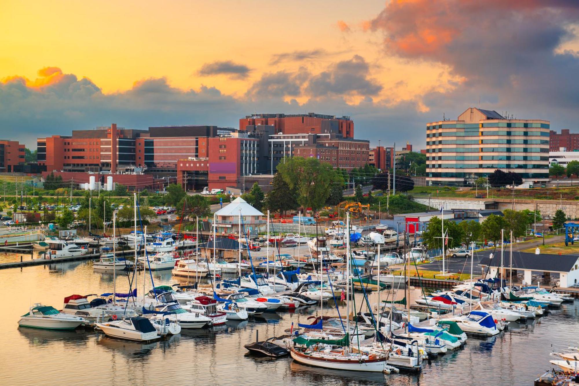 Courtyard By Marriott Erie Bayfront Hotel Bagian luar foto