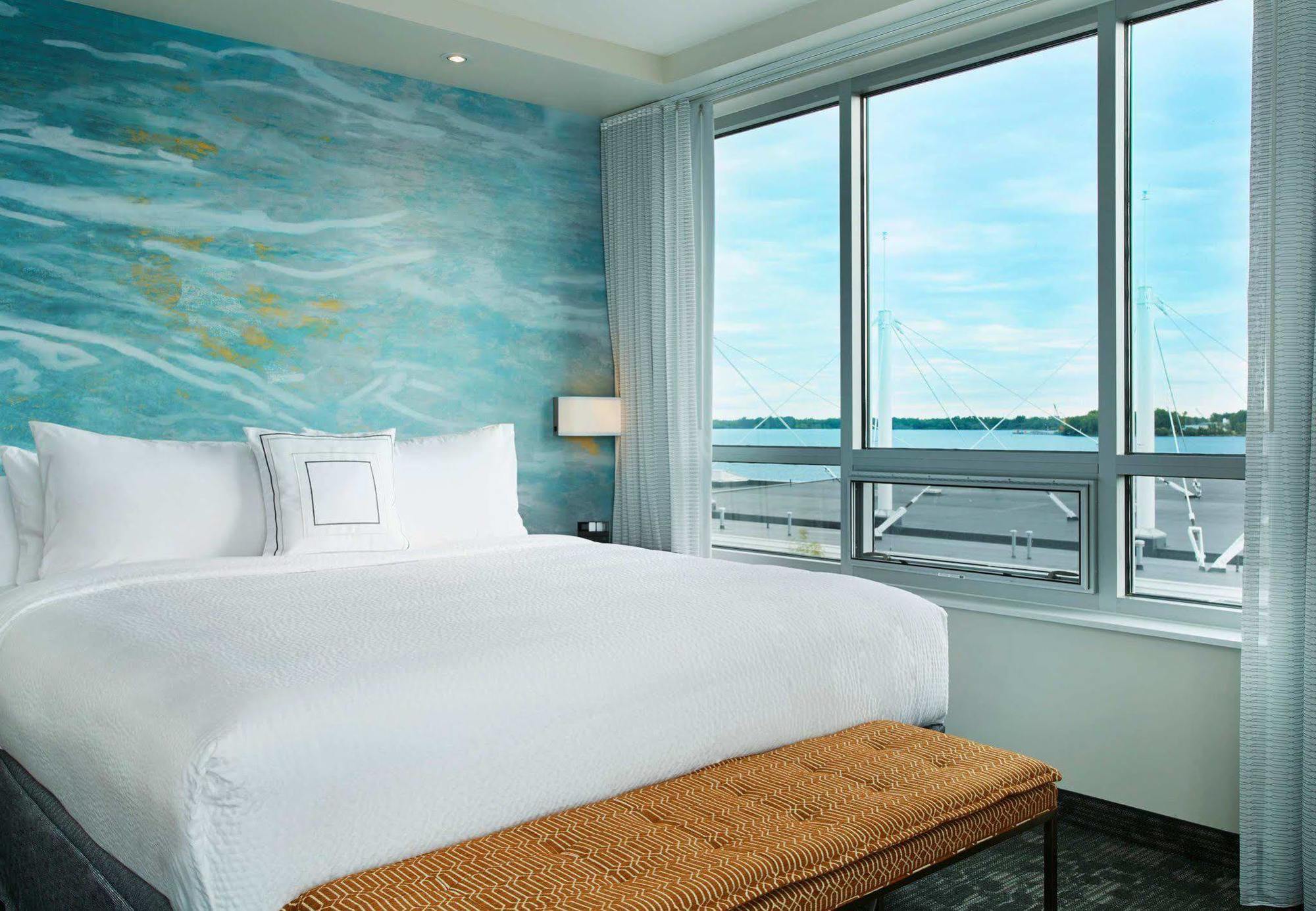 Courtyard By Marriott Erie Bayfront Hotel Bagian luar foto